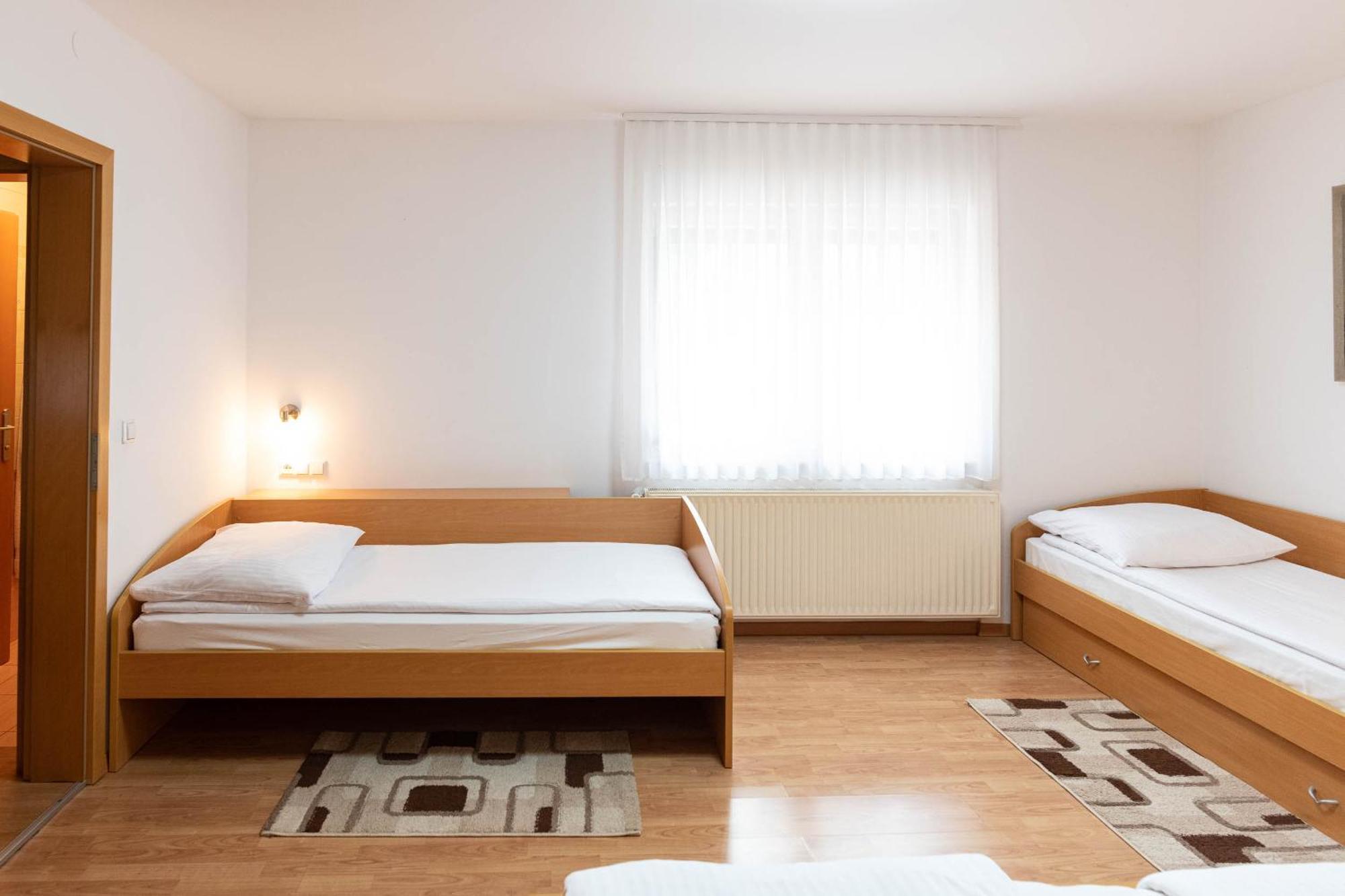 Apartmaji In Sobe Ramar Straza Exterior foto