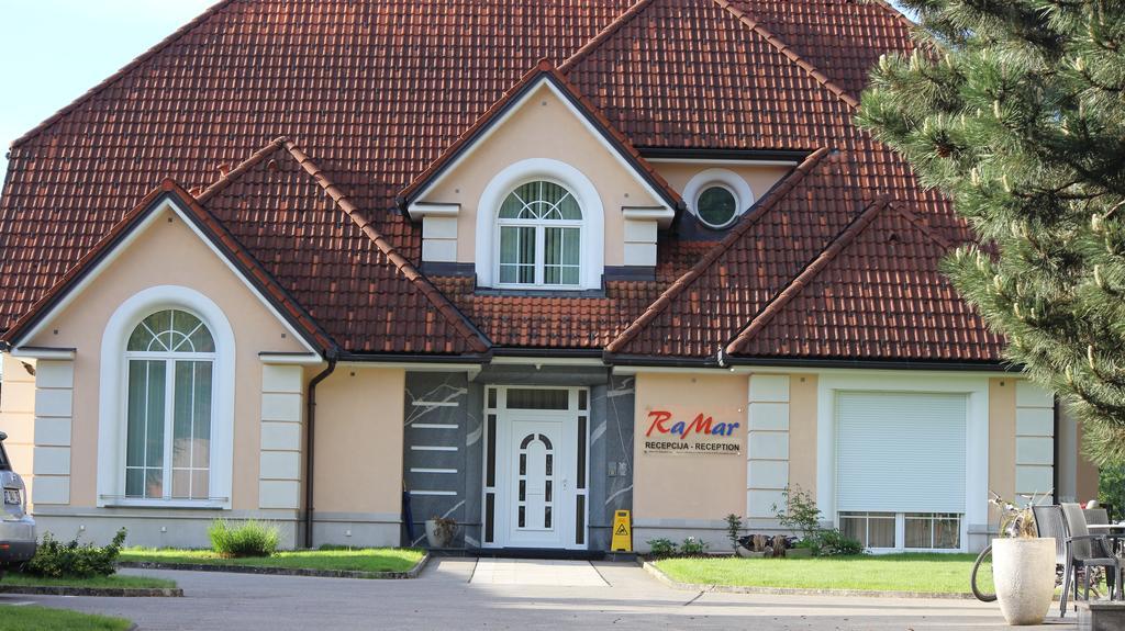 Apartmaji In Sobe Ramar Straza Exterior foto